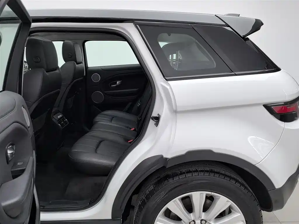 Land Rover Evoque 2018 — фото 15