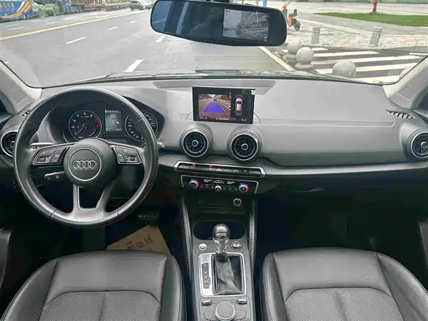 Audi Q2L 2020