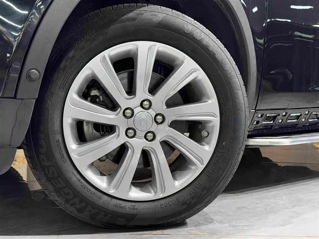 Land Rover Discovery Sport 2019 — фото 8