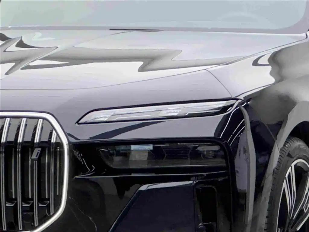 BMW i7 2023 — фото 3