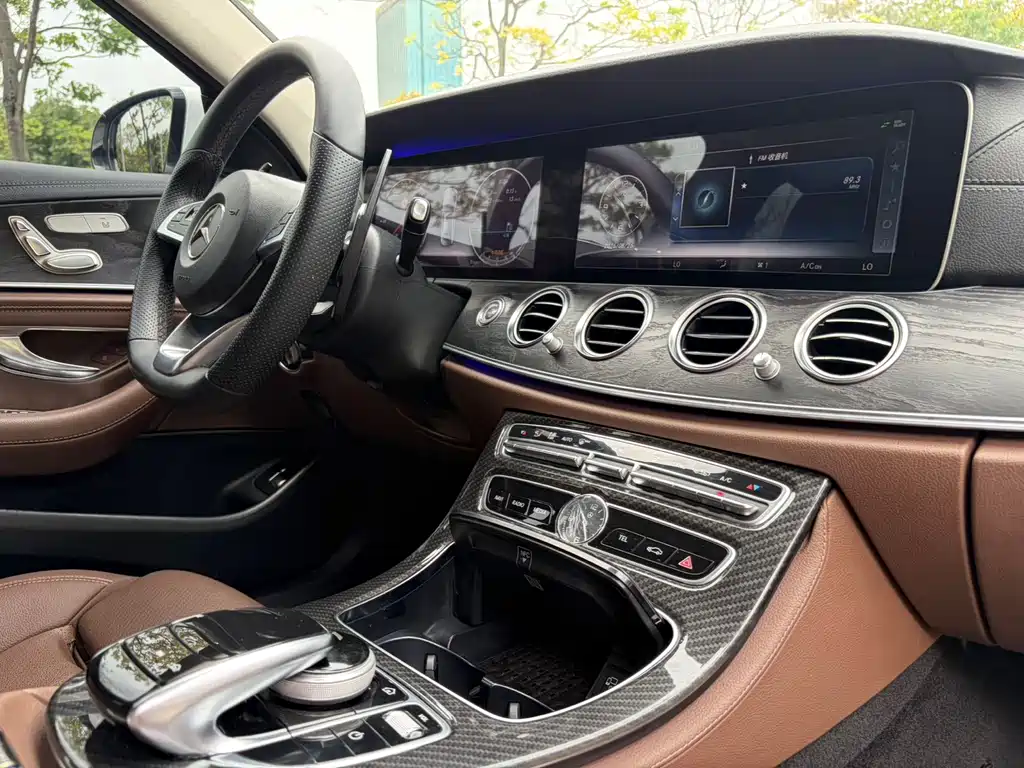 Mercedes-Benz E-Class 2017 — фото 10