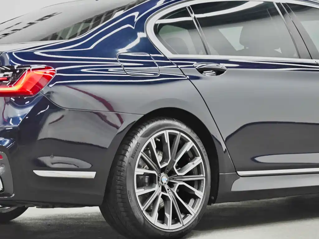 BMW 7 Series 2019 — фото 10