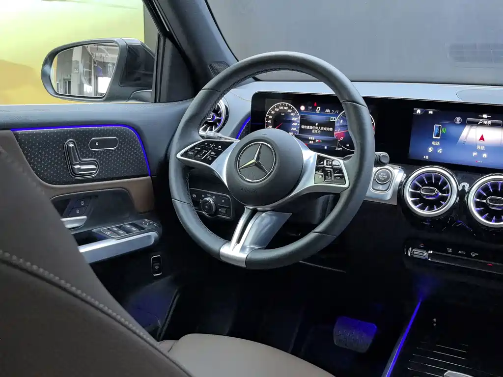 Mercedes-Benz GLB 2025 — фото 31