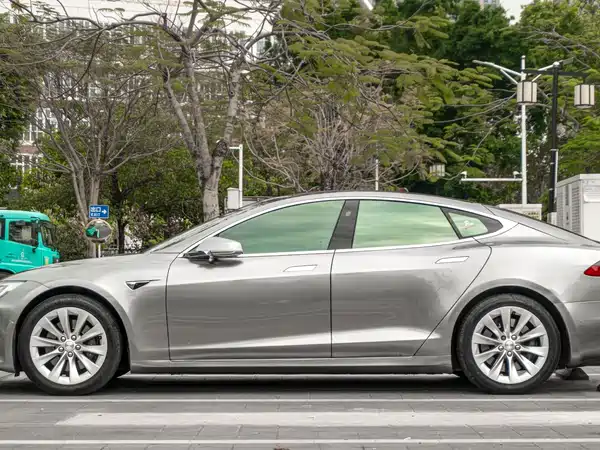Tesla Model S 2016