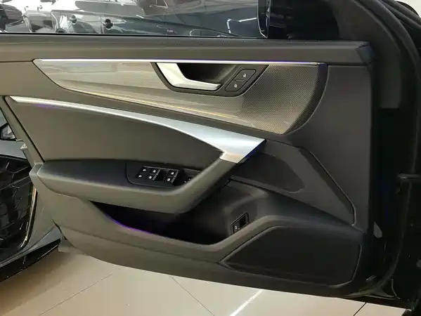 Audi A6L 2020
