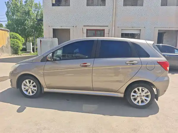 BAIC Motor E Series 2014