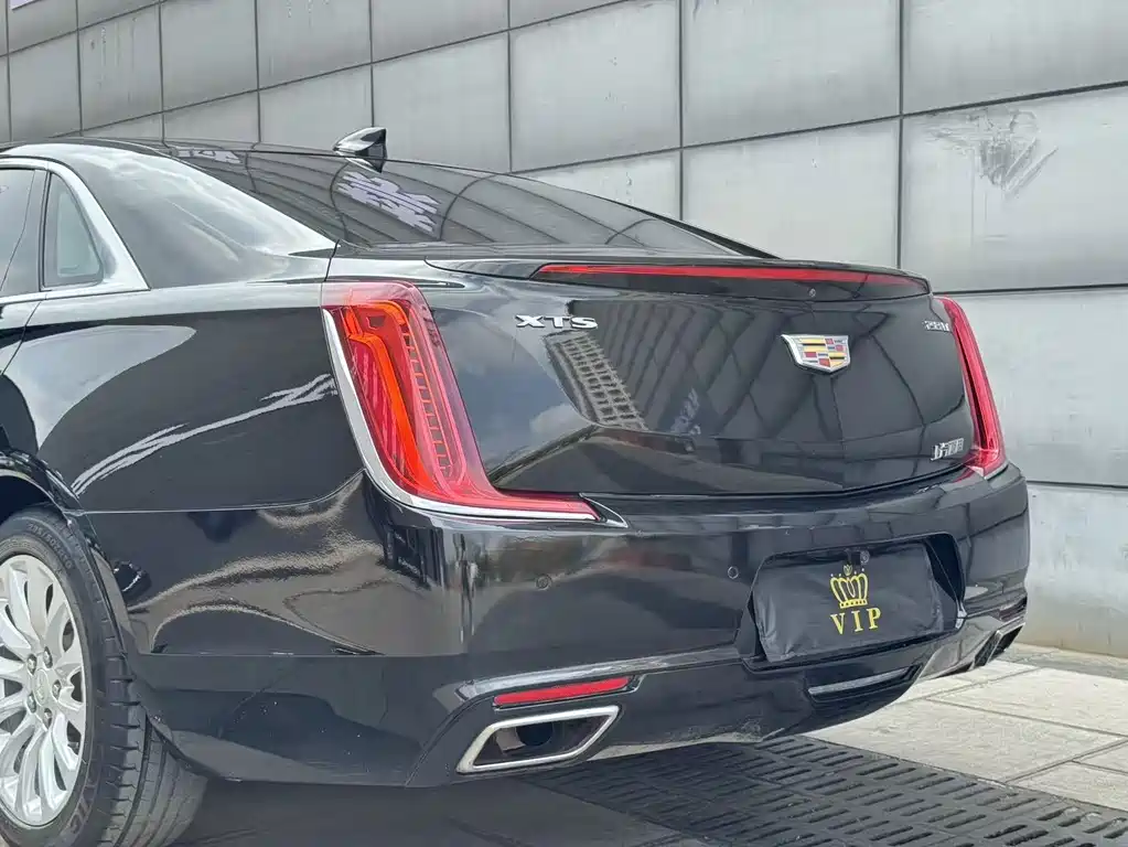Cadillac XTS 2018 — фото 11