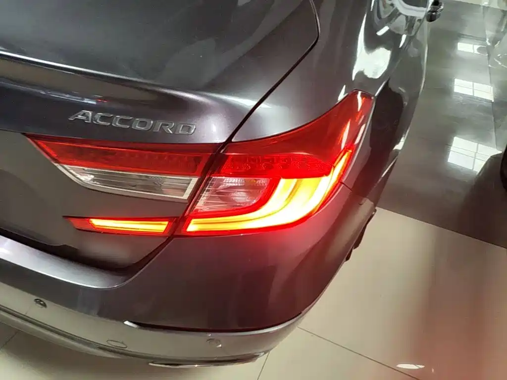 Honda Accord 2020 — фото 8