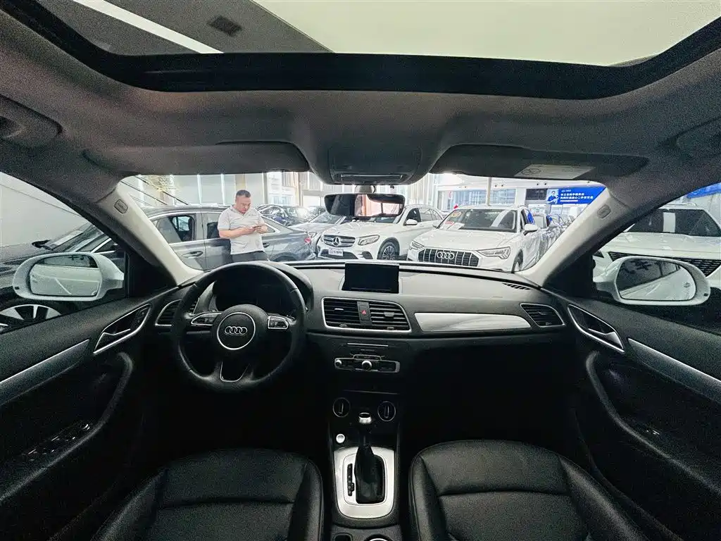 Audi Q3 2016 — фото 14