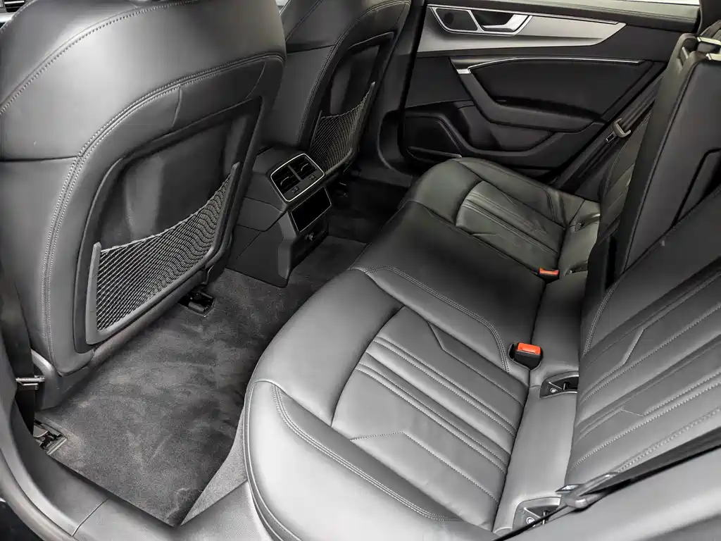 Audi A7 2023 — фото 15