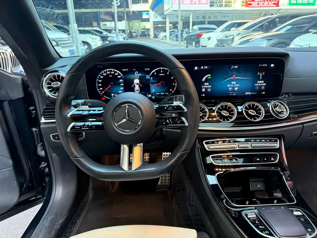 Mercedes-Benz E-Class 2021 — фото 12