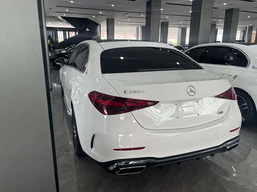 Mercedes-Benz C-Class 2023 — фото 7