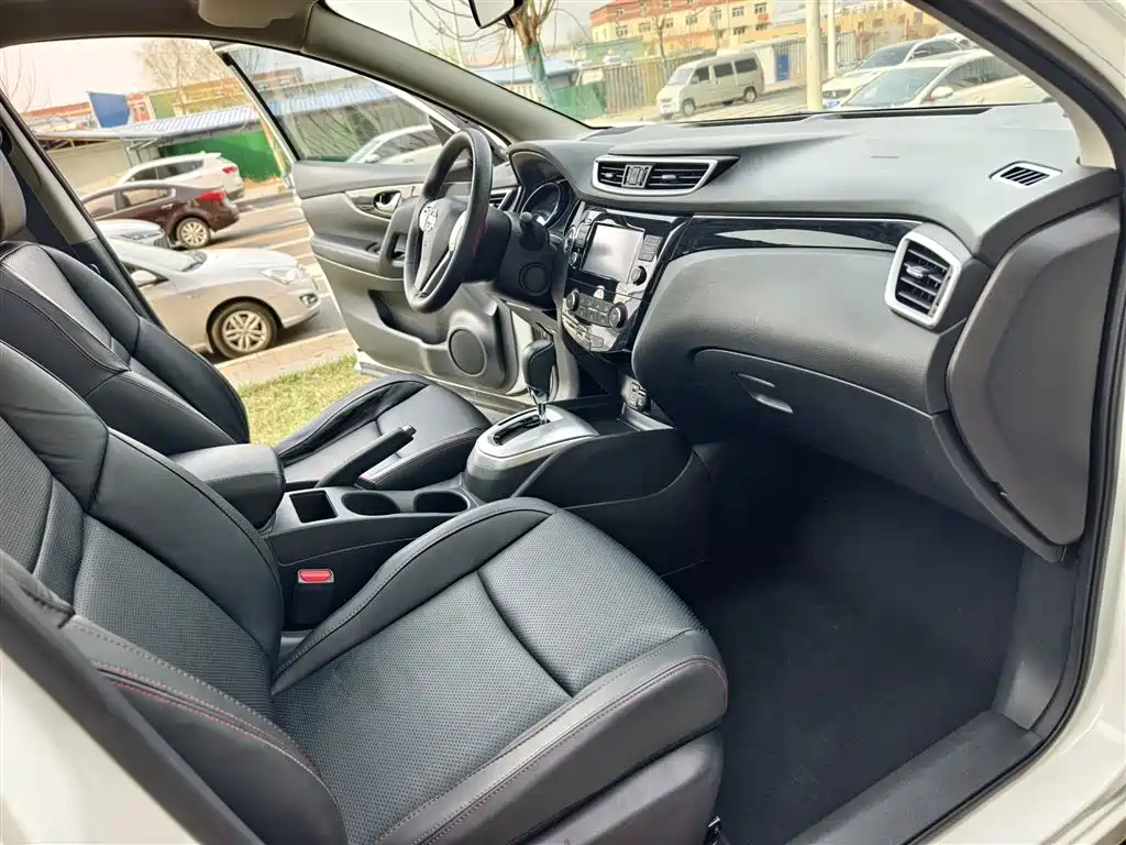 Nissan Qashqai 2018 — фото 12