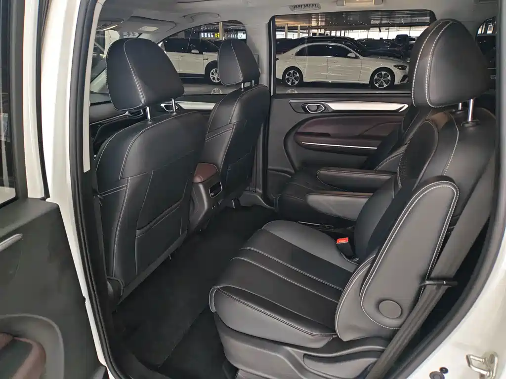 GAC Trumpchi M6 2025 — фото 8