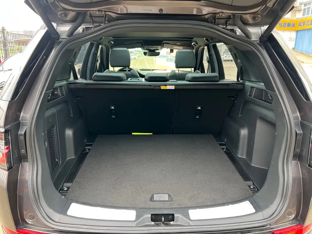 Land Rover Discovery Sport 2023 — фото 21