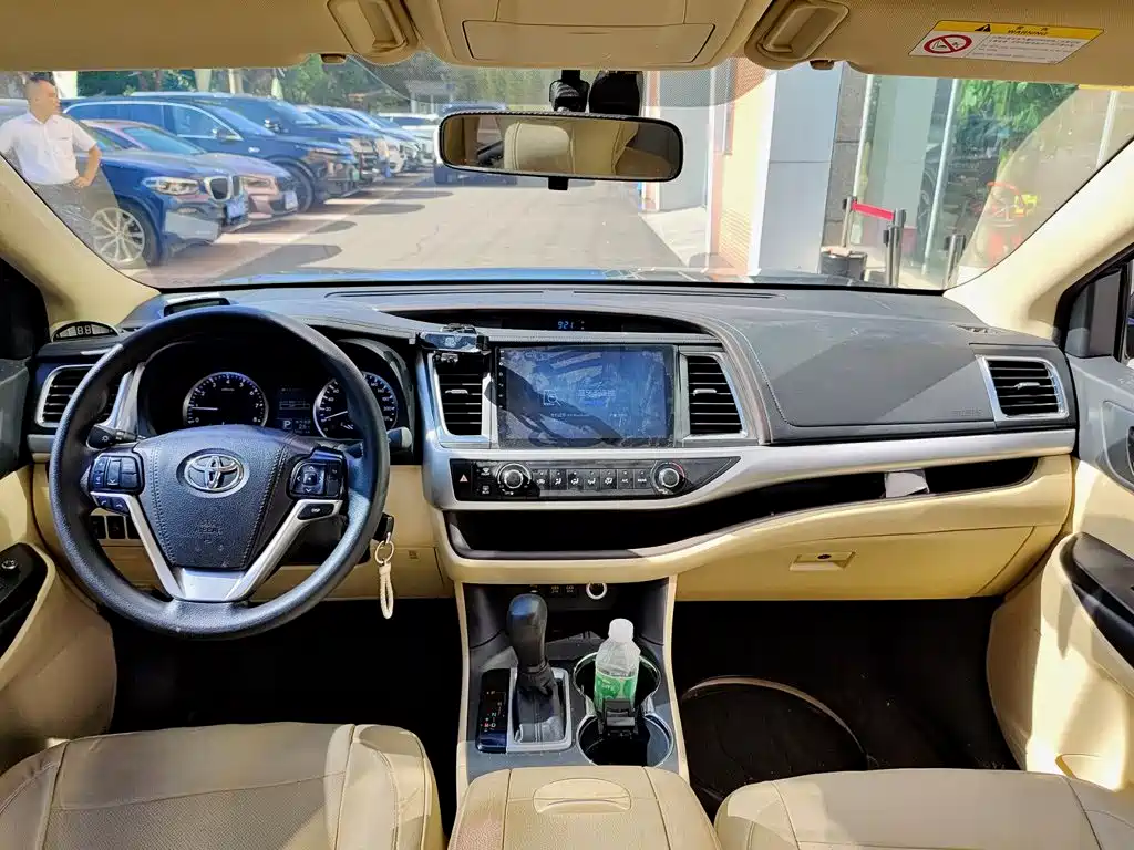 Toyota Highlander 2019 — фото 10