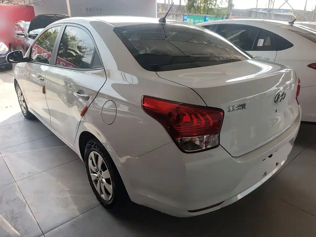 Hyundai Accent 2020 — фото 23
