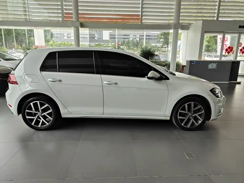 Volkswagen Golf 2018 — фото 3