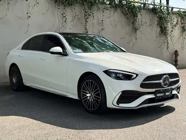 Mercedes-Benz C-Class 2024