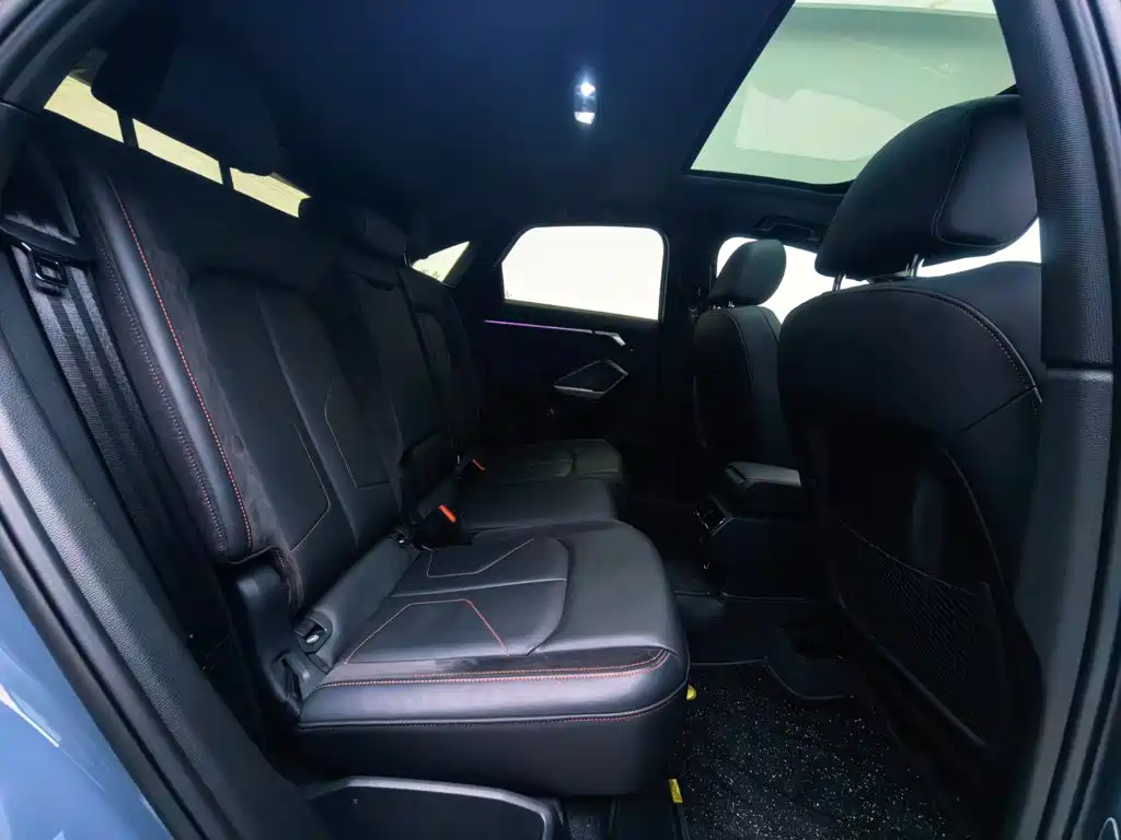 Audi Q3 Sportback 2023 — фото 10