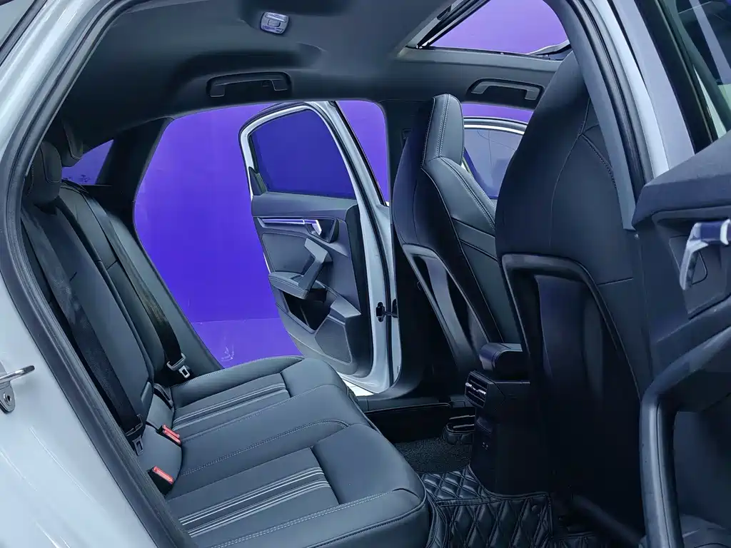 Audi A3 2023 — фото 11
