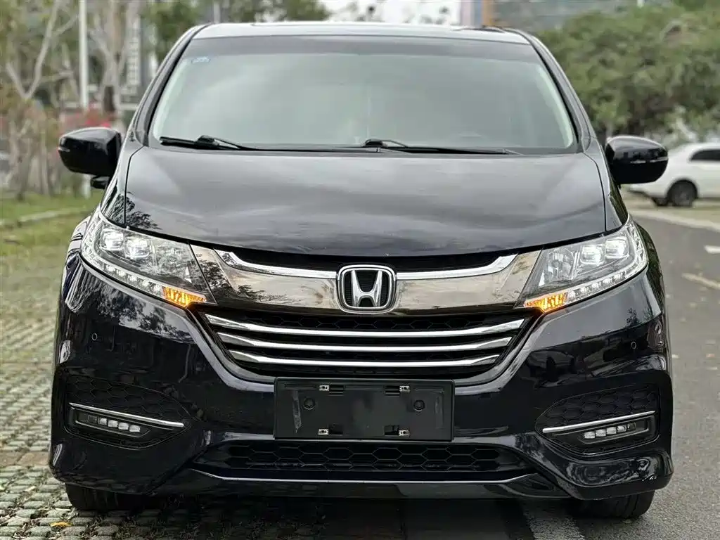 Honda Odyssey 2018 — фото 13