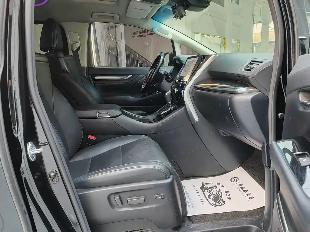 Toyota Vellfire 2021 — фото 15