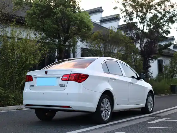 Roewe 350 2015