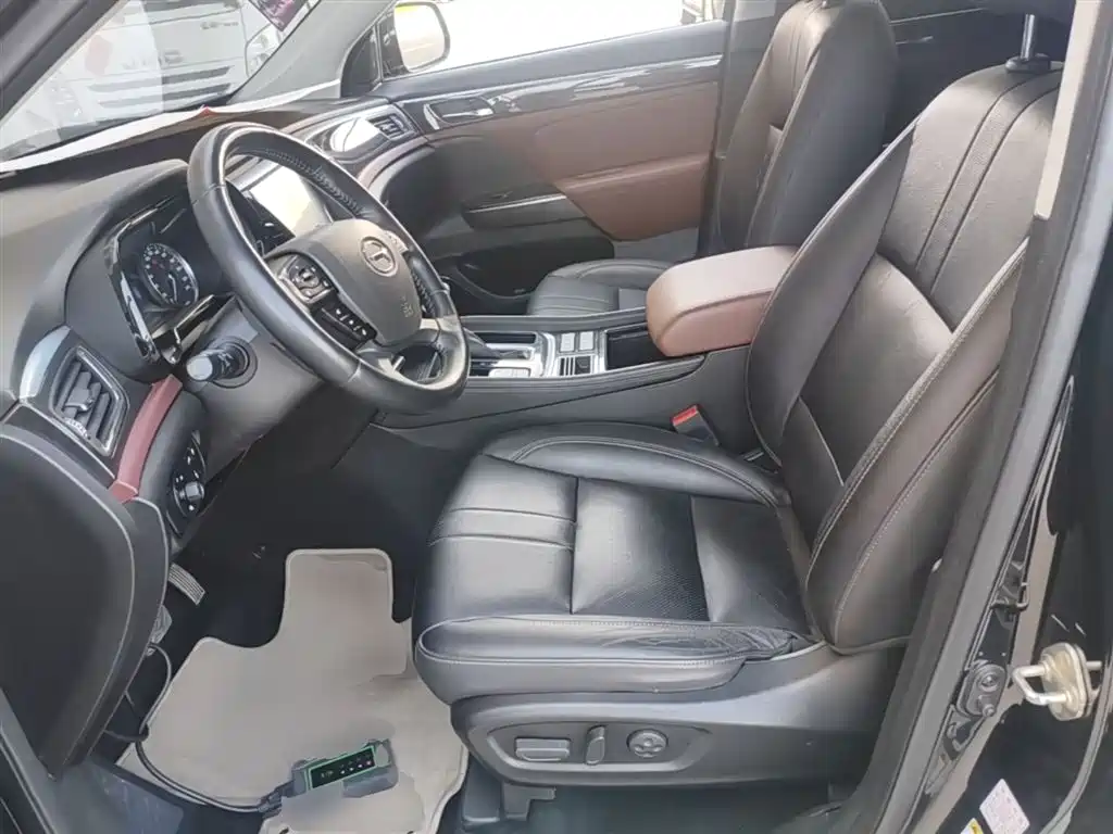 GAC Motor Trumpchi GS8 2018 — фото 15