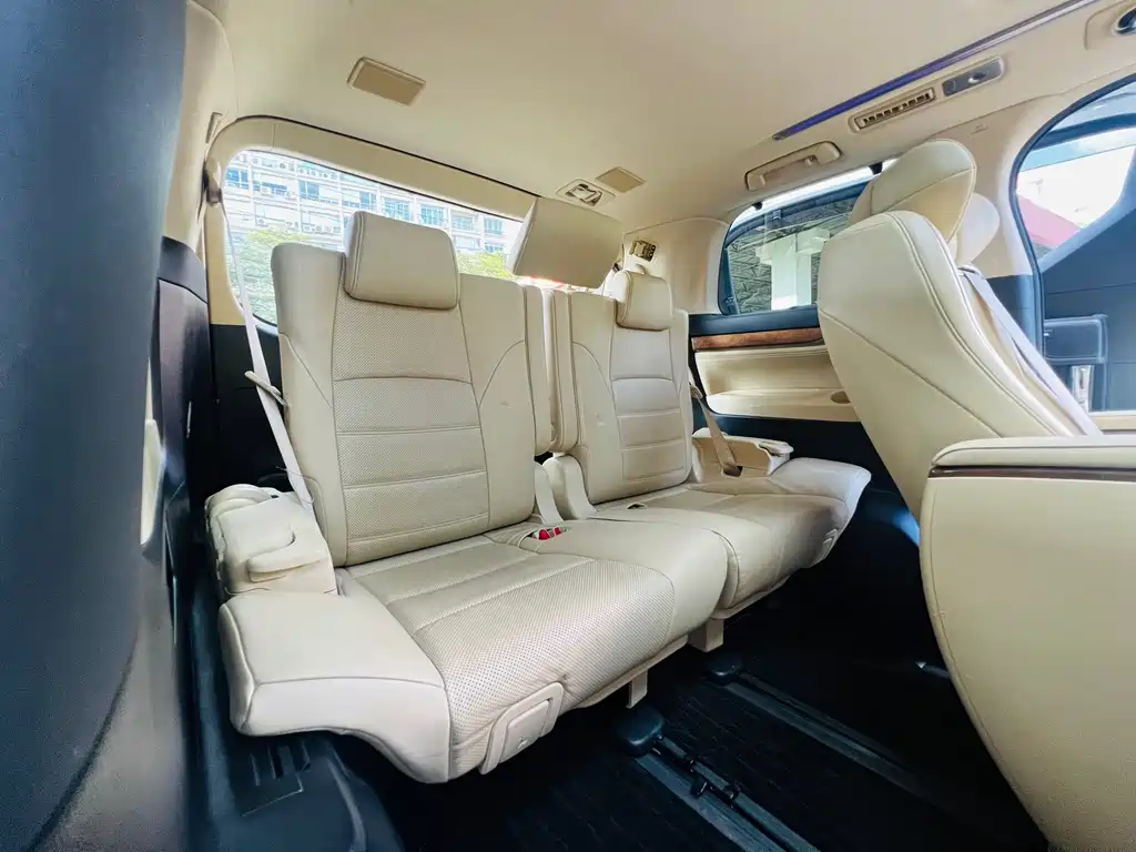 Toyota Alphard 2017 — фото 21