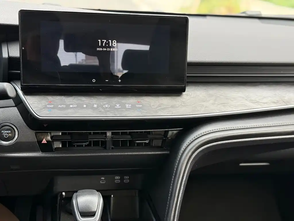 Toyota Camry 2024 — фото 12