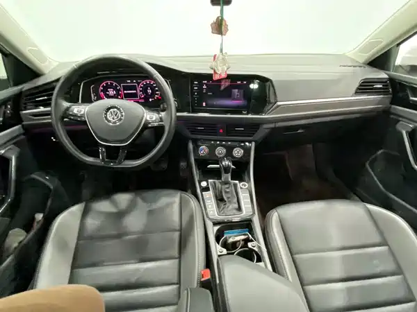 Volkswagen Sagitar 2022