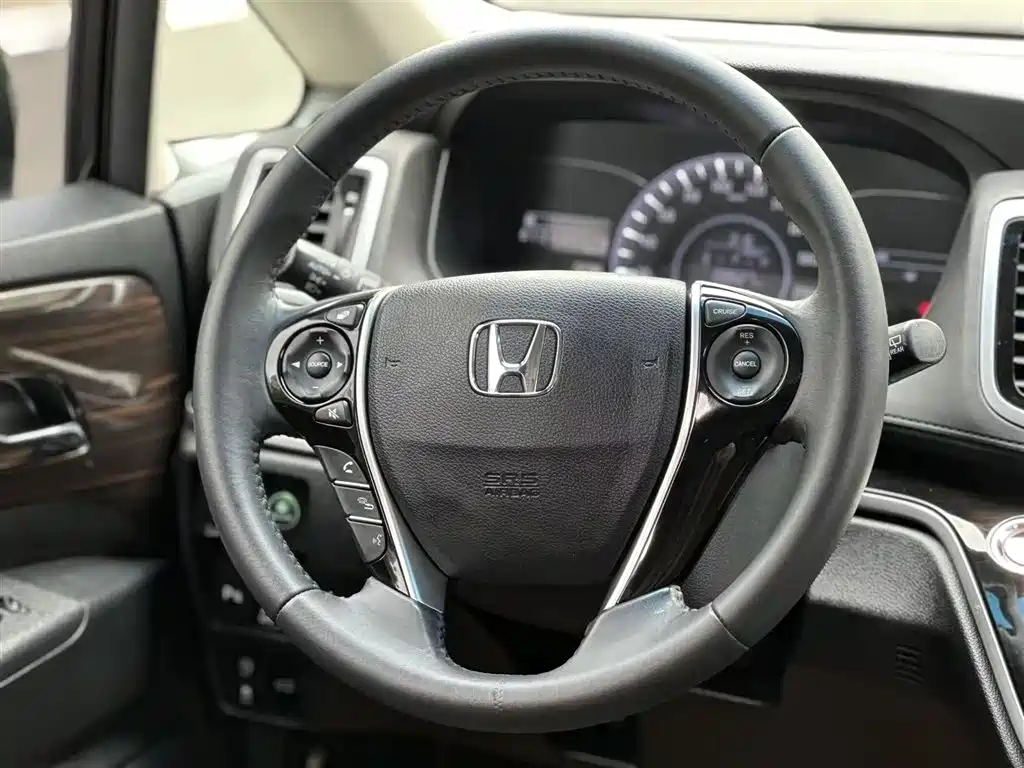 Honda Odyssey 2018 — фото 15