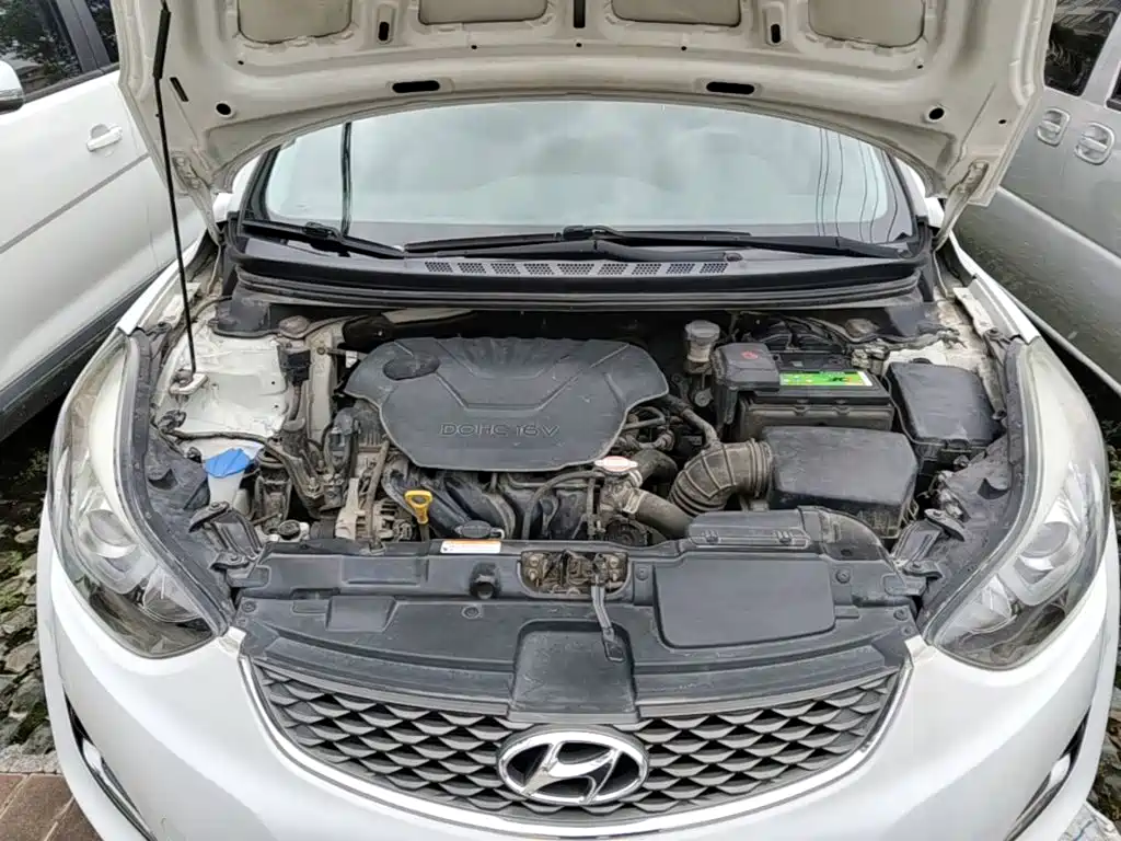 Hyundai Elantra 2017 — фото 20