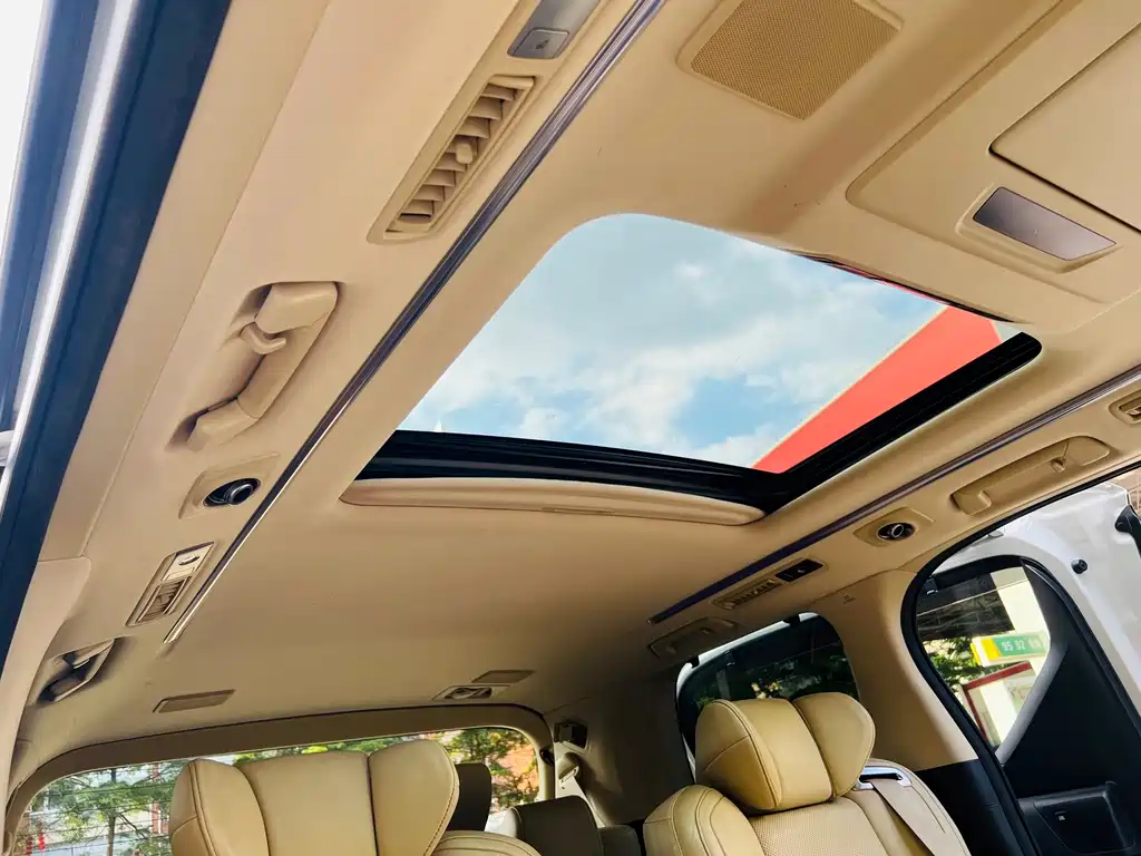 Toyota Alphard 2017 — фото 22