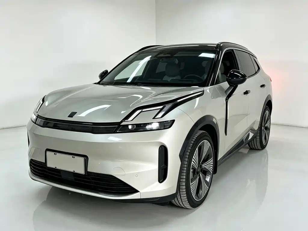 Lynk & Co 08 EM-P 2024 — фото 1
