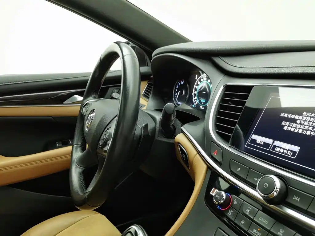 Buick LaCrosse 2017 — фото 22