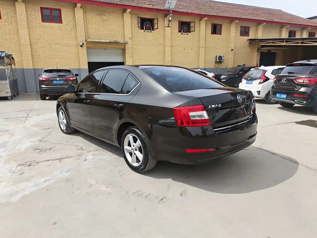 Skoda Octavia 2015 — фото 7