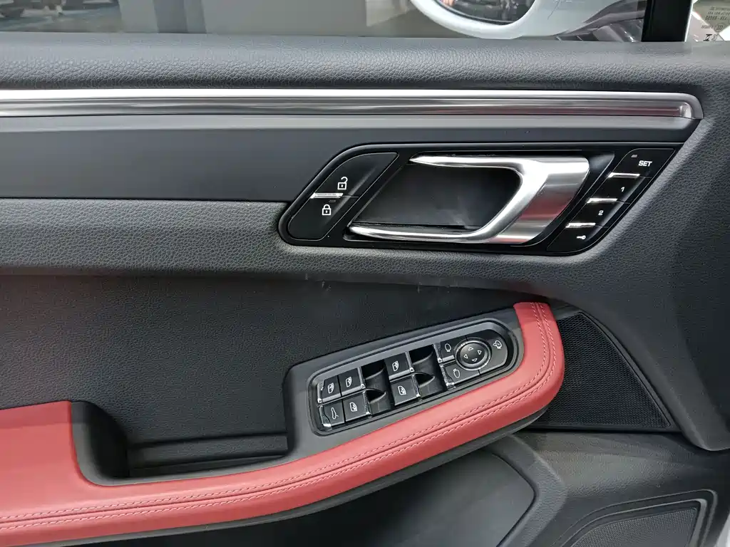 Porsche Macan 2023 — фото 14