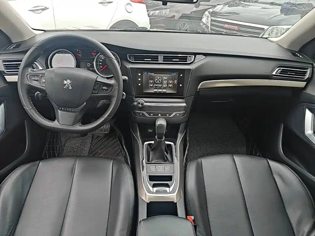 Peugeot 408 2016 — фото 10
