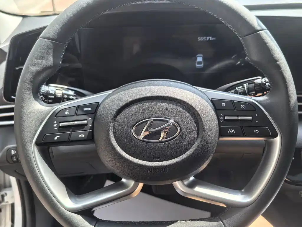 Hyundai Elantra 2022 — фото 10