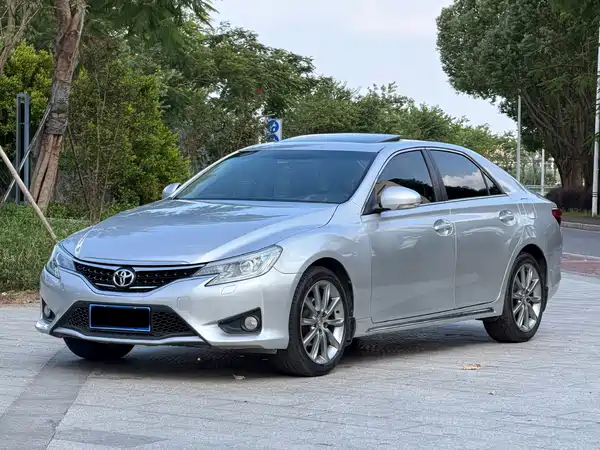 Toyota Reiz 2014