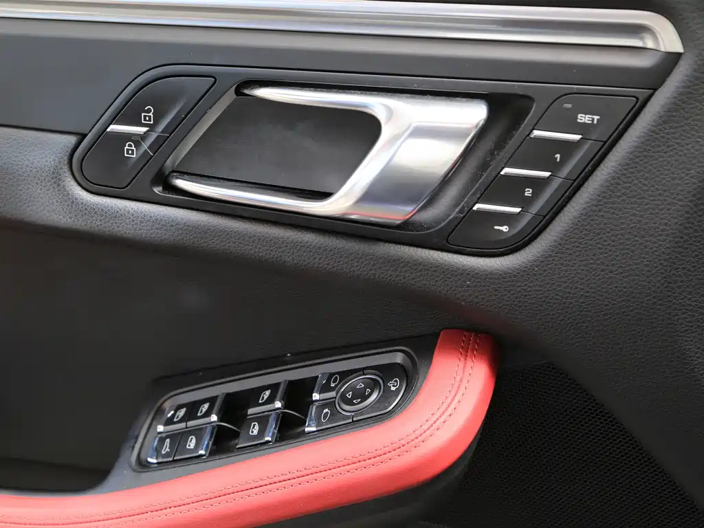 Porsche Macan 2022 — фото 13