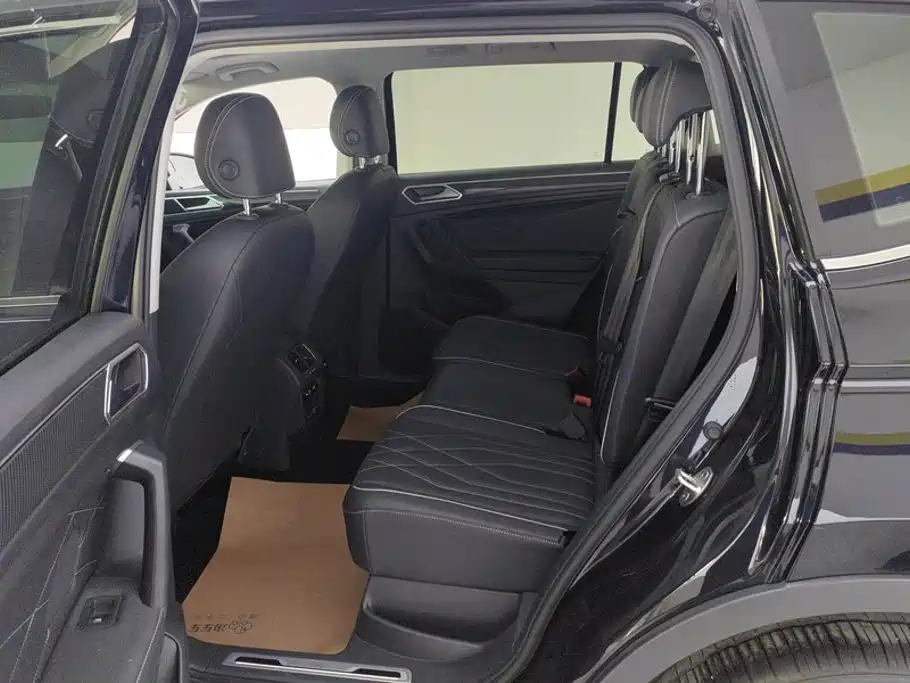 Volkswagen Tiguan L 2022 — фото 11