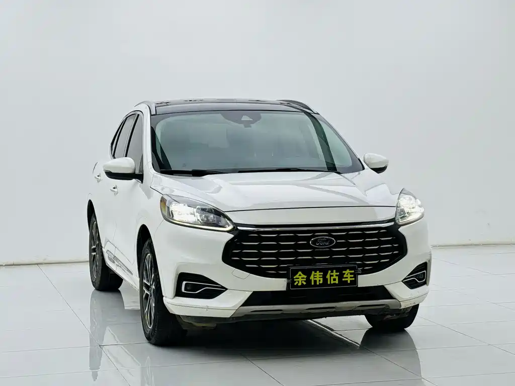 Ford Escape 2021 — фото 1