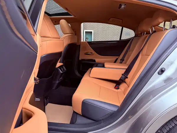Lexus ES 2021