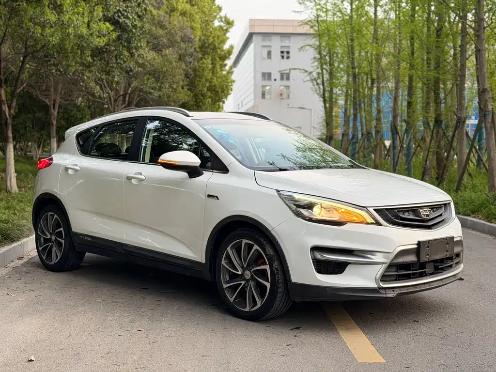 Geely Emgrand GS 2018 — фото 12