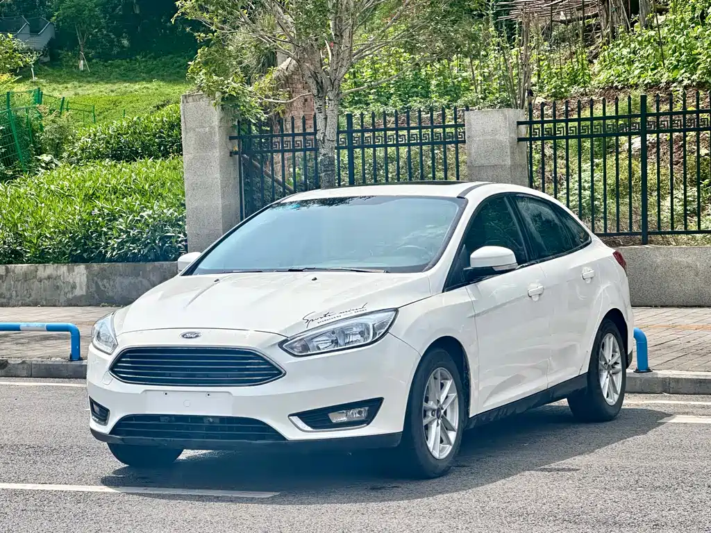 Ford Focus 2016 — фото 1