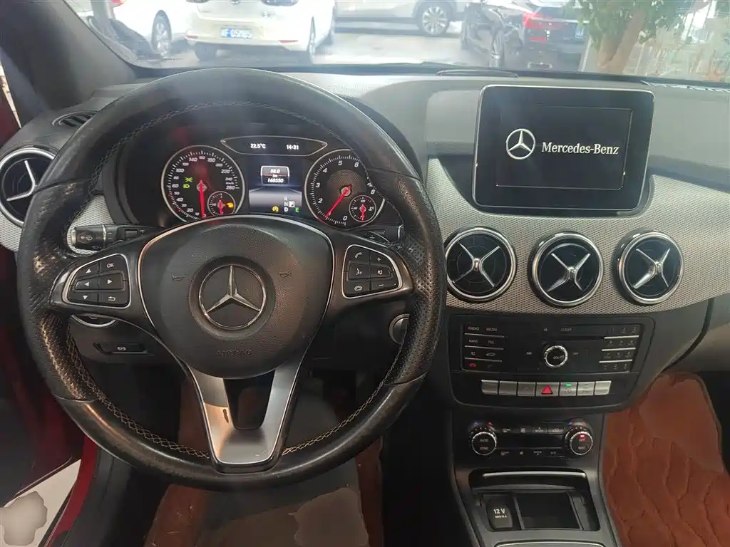 Mercedes-Benz B-Class 2015 — фото 6