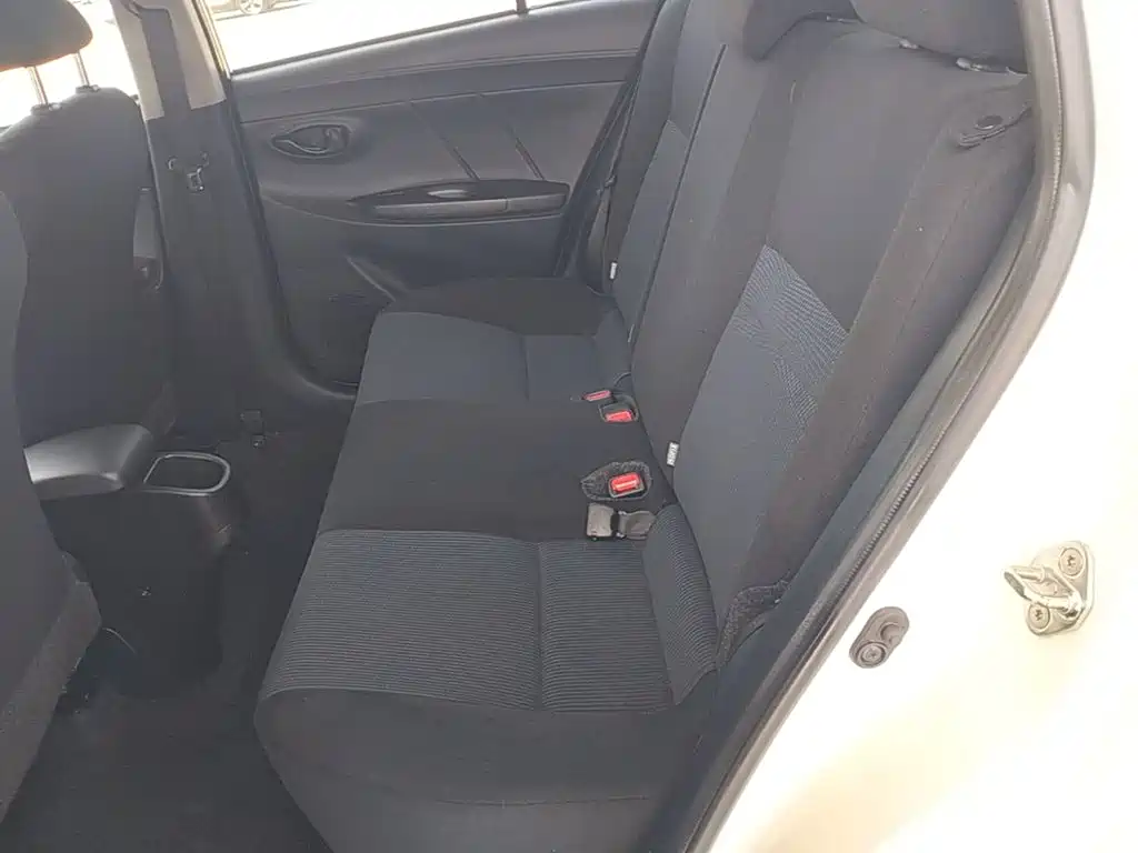 Toyota Yaris L 2019 — фото 17